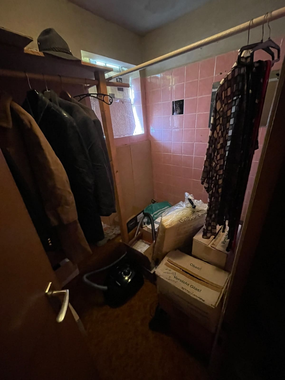 Entrümpelung, Wohnungsauflösung, Umzug, fachgerechte Entsorgung, besenreine Übergabe, Festpreis, Bes.